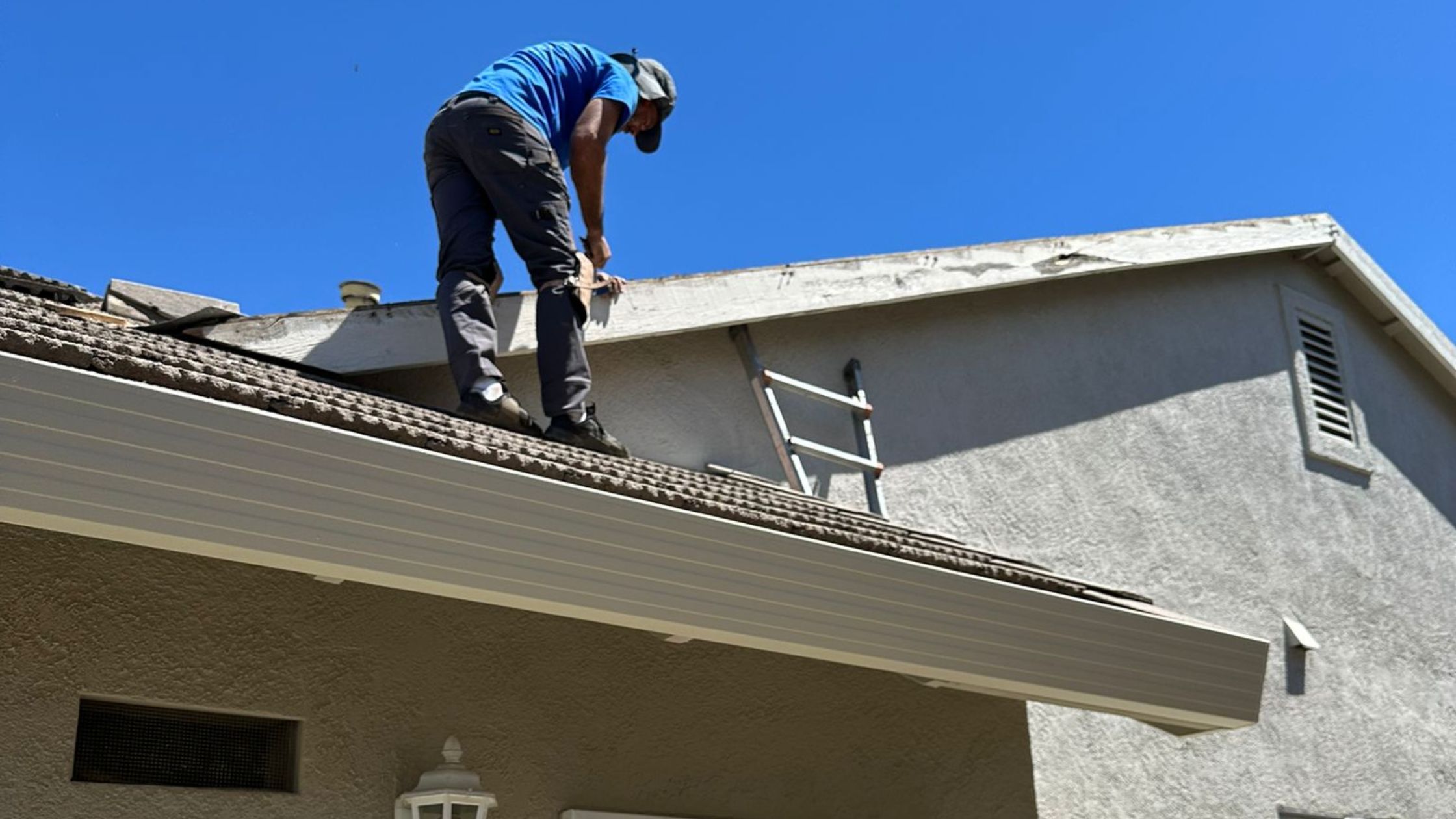 Read more about the article Common Roof Issues and How to Fix Them