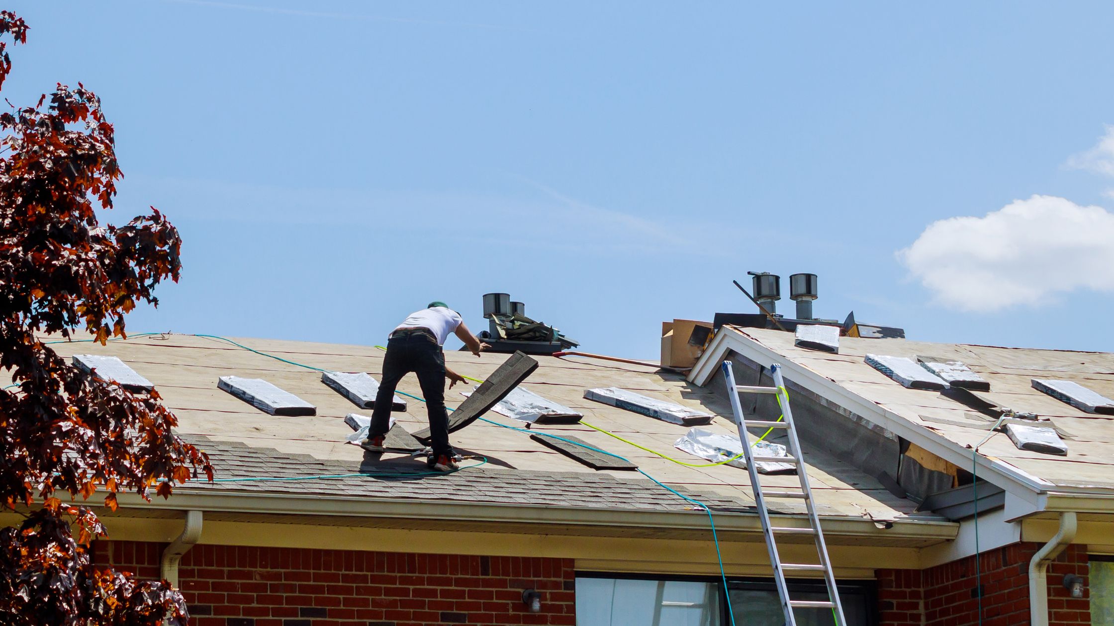 Read more about the article Roofing LLC: Quality Roofing Services That Last